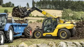 Электричество и биометан: New Holland представил новый гибридный телескопический погрузчик
